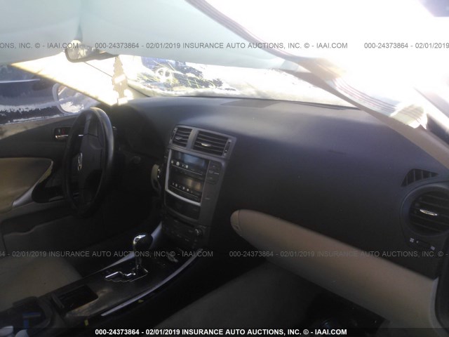 JTHBK262765001955 - 2006 LEXUS IS 250 WHITE photo 5