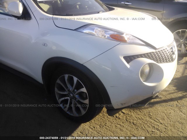 JN8AF5MR3CT113327 - 2012 NISSAN JUKE S/SV/SL WHITE photo 6