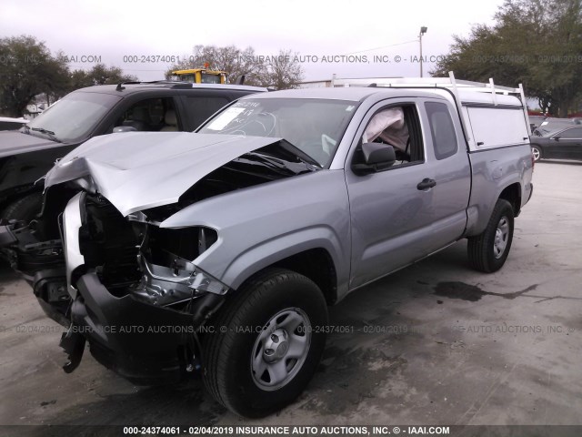 5TFRX5GN8JX104942 - 2018 TOYOTA TACOMA ACCESS CAB/SR/SR5/TRD SPT SILVER photo 2