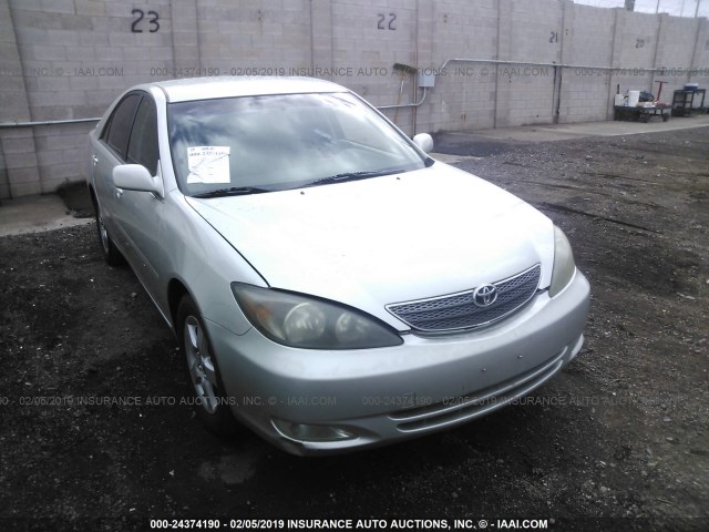 JTDBF30KX20066066 - 2002 TOYOTA CAMRY LE/XLE/SE SILVER photo 1