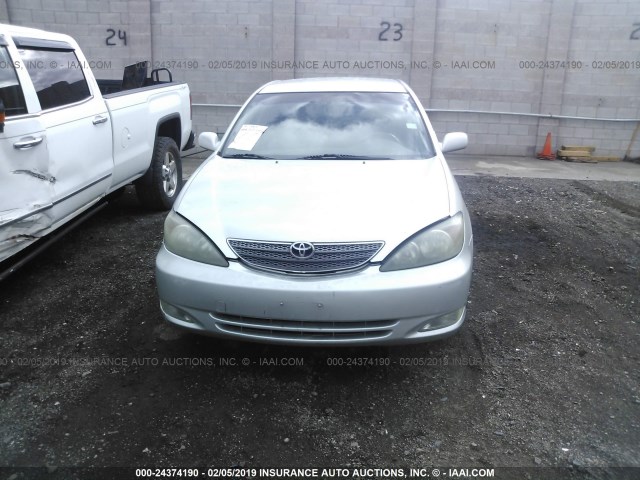 JTDBF30KX20066066 - 2002 TOYOTA CAMRY LE/XLE/SE SILVER photo 6