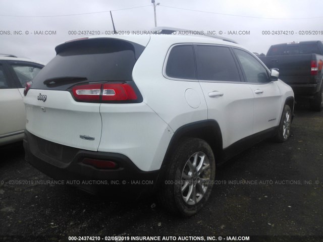 1C4PJLCB5GW275574 - 2016 JEEP CHEROKEE LATITUDE WHITE photo 4