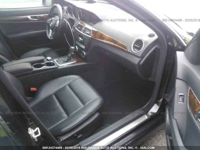 WDDGF4HB6ER313444 - 2014 MERCEDES-BENZ C 250 BLACK photo 5