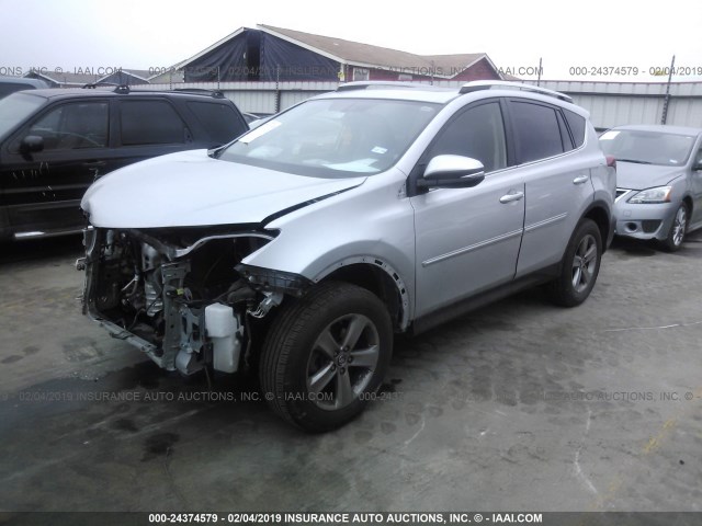 JTMWFREV7FJ055520 - 2015 TOYOTA RAV4 XLE ვერცხლისფერი ფოტო 2