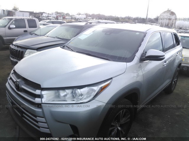 5TDBZRFH1JS826466 - 2018 TOYOTA HIGHLANDER LE/LE PLUS SILVER photo 2