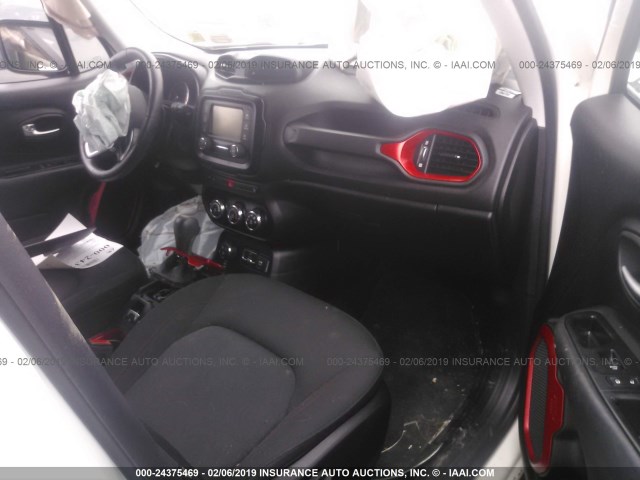 ZACCJBCT0FPB68795 - 2015 JEEP RENEGADE TRAILHAWK WHITE photo 5