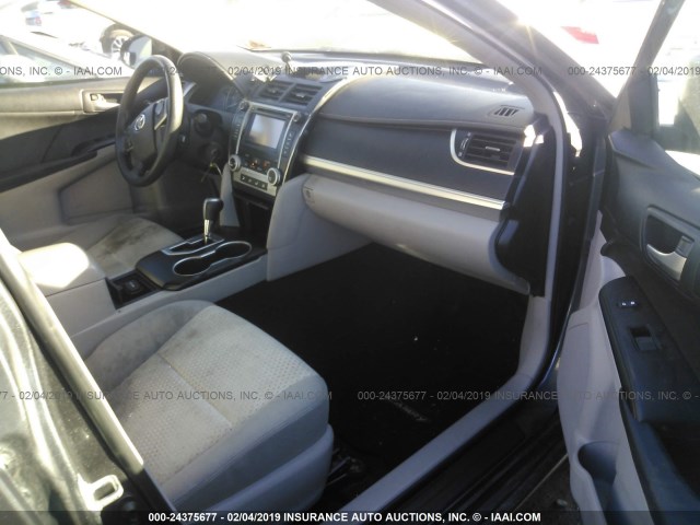 4T4BF1FK7CR171414 - 2012 TOYOTA CAMRY SE/LE/XLE 灰色 照片 5