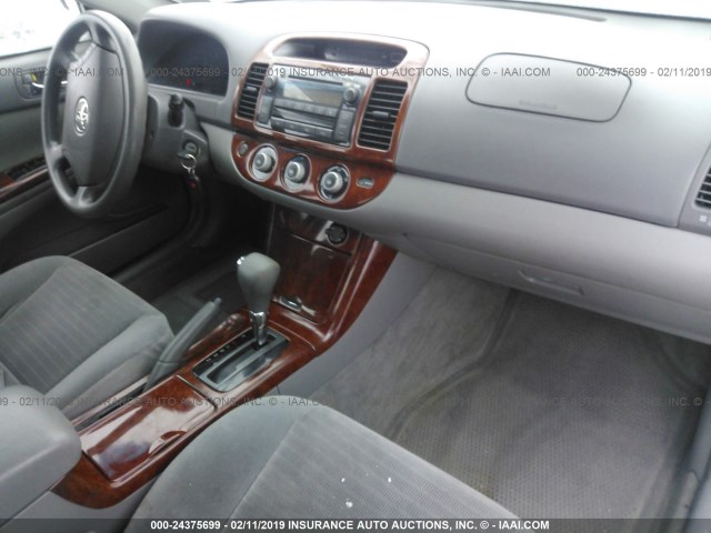 4T1BF30K06U634223 - 2006 TOYOTA CAMRY LE/XLE/SE SILVER photo 5