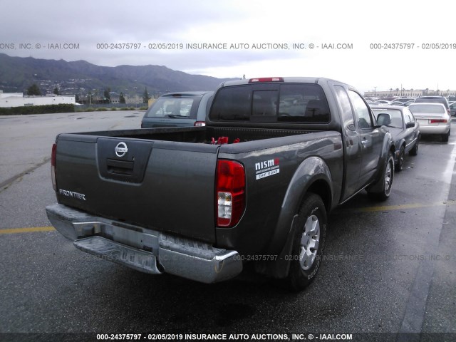 1N6AD06U06C449380 - 2006 NISSAN FRONTIER KING CAB LE/SE/OFF ROAD GRAY photo 4