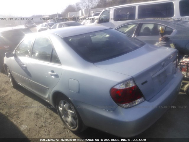 4T1BE32K95U525483 - 2005 TOYOTA CAMRY LE/XLE/SE Light Blue photo 3