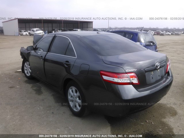 4T4BF3EK0BR200652 - 2011 TOYOTA CAMRY SE/LE/XLE 灰色 照片 3
