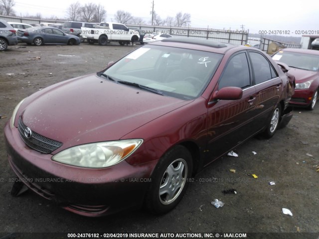 4T1BF32K92U020519 - 2002 TOYOTA CAMRY LE/XLE/SE MAROON photo 2