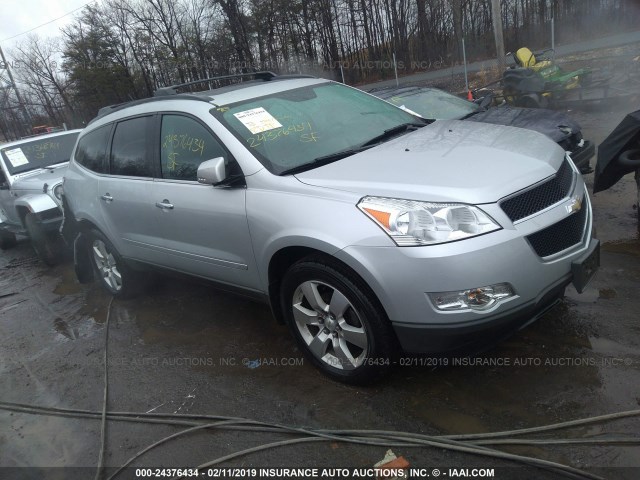 1GNKRGED2CJ157747 - 2012 CHEVROLET TRAVERSE LT SILVER photo 1