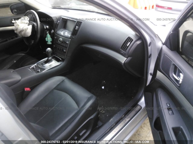 JN1CV6AR4DM764613 - 2013 INFINITI G37 SILVER photo 5