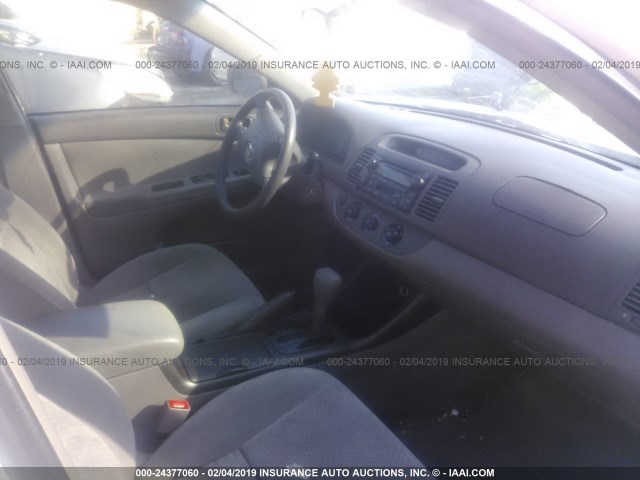 4T1BE32K33U234720 - 2003 TOYOTA CAMRY LE/XLE/SE WHITE photo 5