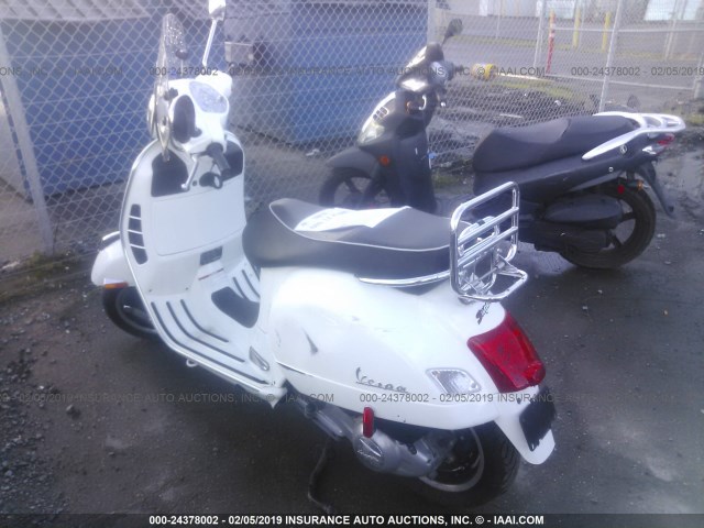 ZAPM459LX95600054 - 2009 VESPA GTS 250 WHITE photo 3