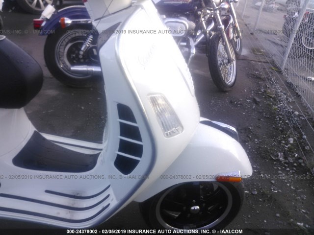 ZAPM459LX95600054 - 2009 VESPA GTS 250 WHITE photo 8