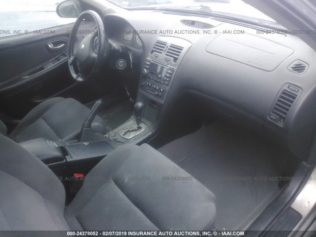 JN1DA31D92T453443 - 2002 NISSAN MAXIMA GLE/GXE/SE GRAY photo 5