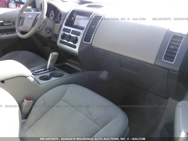 2FMDK48C27BA99569 - 2007 FORD EDGE SEL SILVER photo 5