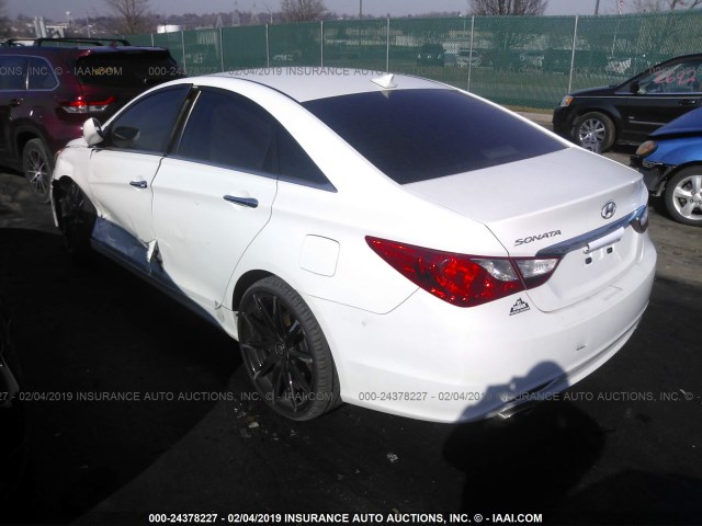 5NPEC4ACXDH627505 - 2013 HYUNDAI SONATA SE/LIMITED WHITE photo 3