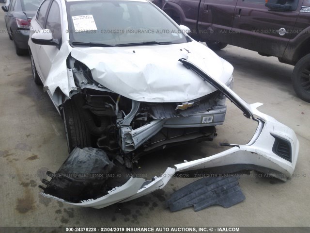 1G1JB5SH8H4128241 - 2017 CHEVROLET SONIC LS WHITE photo 6