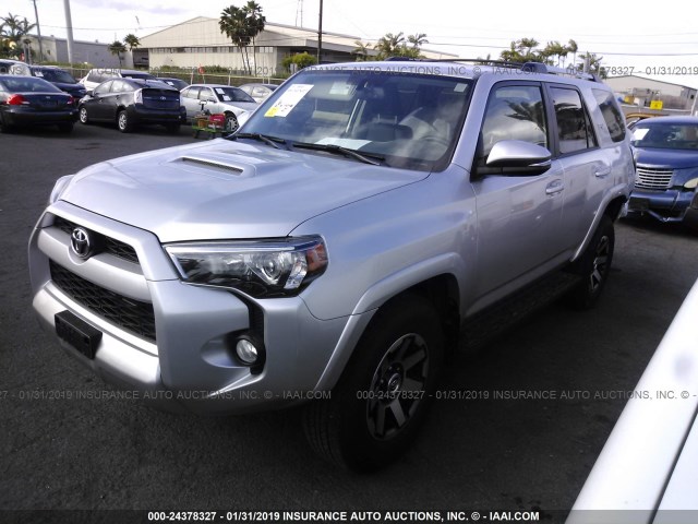 JTEBU5JR5H5463236 - 2017 TOYOTA 4RUNNER SR5 PREM/LTDL/TRAIL/TRD SILVER photo 2