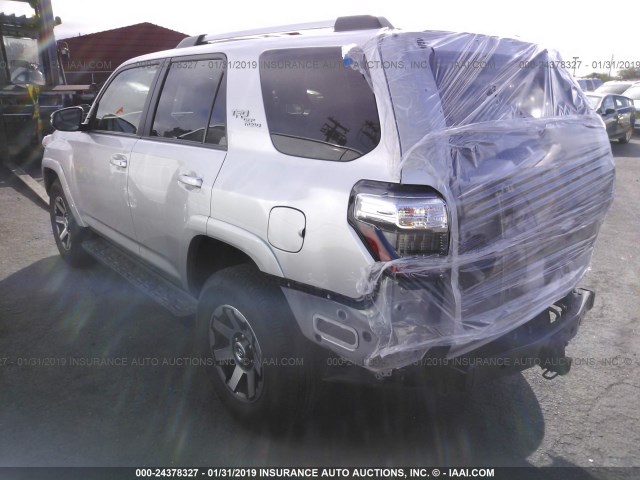 JTEBU5JR5H5463236 - 2017 TOYOTA 4RUNNER SR5 PREM/LTDL/TRAIL/TRD SILVER photo 3