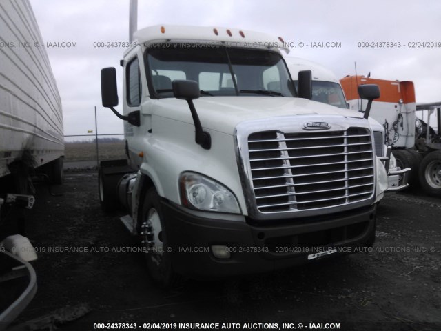 1FUBGDDV4CSBL9599 - 2012 FREIGHTLINER CASCADIA 125  WHITE photo 1