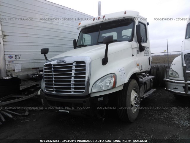 1FUBGDDV4CSBL9599 - 2012 FREIGHTLINER CASCADIA 125  WHITE photo 2