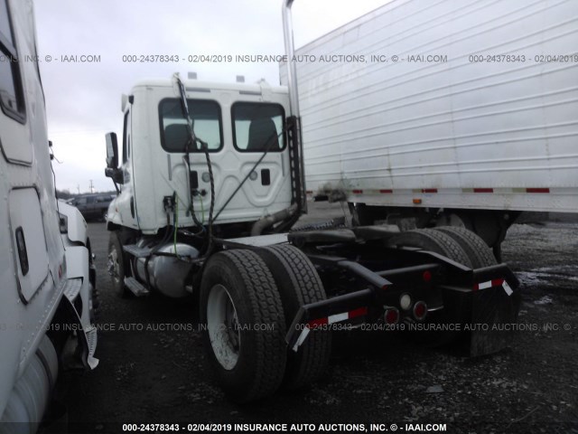 1FUBGDDV4CSBL9599 - 2012 FREIGHTLINER CASCADIA 125  WHITE photo 3