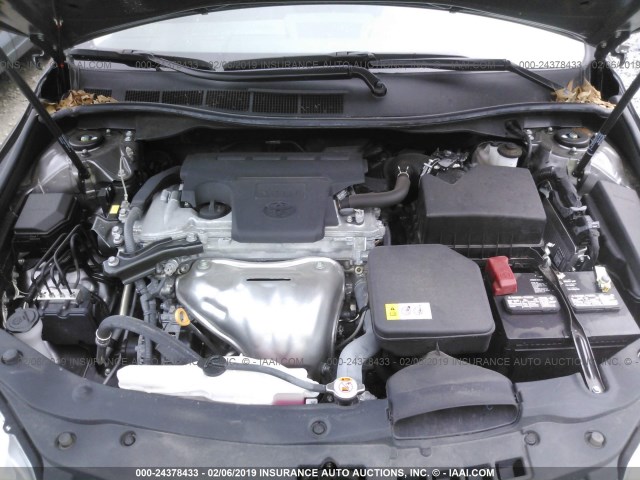 4T1BF1FK0HU715768 - 2017 TOYOTA CAMRY LE/XLE/SE/XSE ნაცრისფერი ფოტო 10