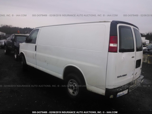 1GTGG25U051107262 - 2005 GMC SAVANA G2500 WHITE photo 3