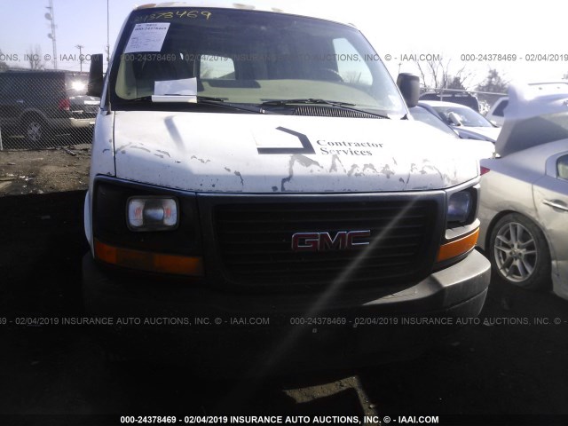 1GTGG25U051107262 - 2005 GMC SAVANA G2500 WHITE photo 6