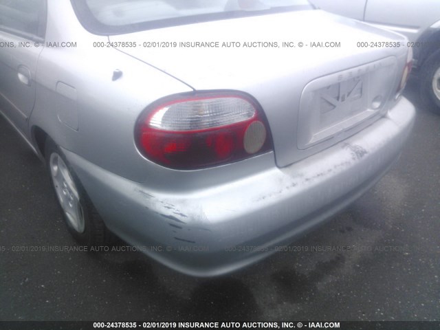 KNAFB121515067257 - 2001 KIA SEPHIA LS SILVER photo 6