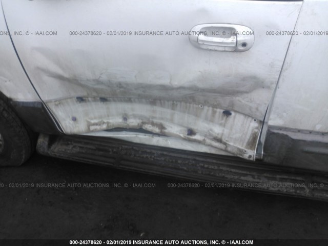 1FMPU16585LA52506 - 2005 FORD EXPEDITION XLT WHITE photo 6