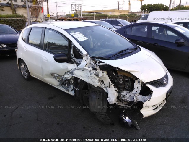 JHMGE8H3XBS009601 - 2011 HONDA FIT WHITE photo 1