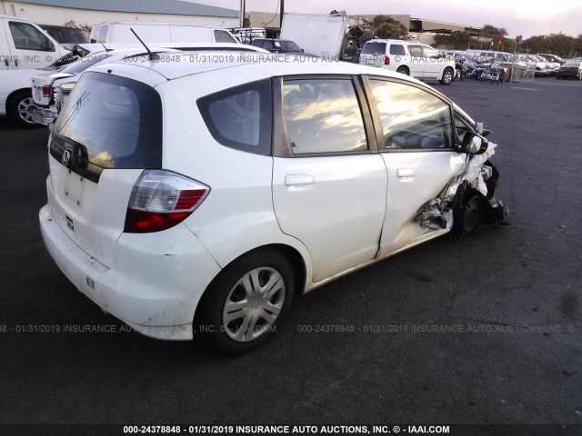 JHMGE8H3XBS009601 - 2011 HONDA FIT WHITE photo 4