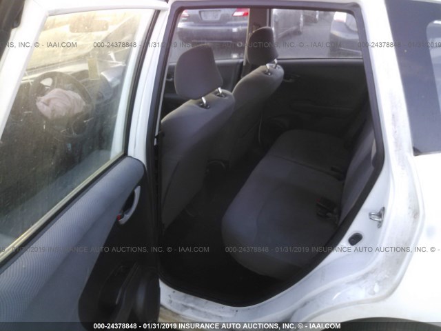 JHMGE8H3XBS009601 - 2011 HONDA FIT WHITE photo 8