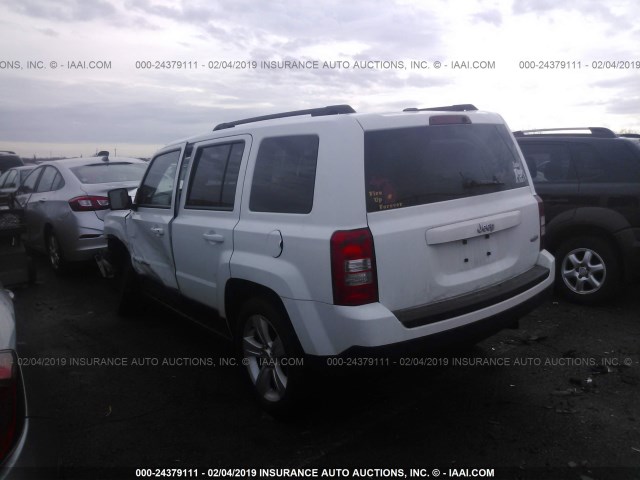 1C4NJPFB4ED868829 - 2014 JEEP PATRIOT LATITUDE WHITE photo 3