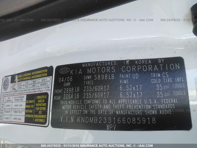 KNDMB233166085918 - 2006 KIA SEDONA EX/LX WHITE photo 9