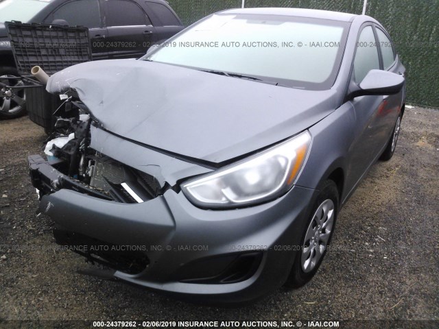 KMHCT4AE5GU086037 - 2016 HYUNDAI ACCENT SE GRAY photo 2