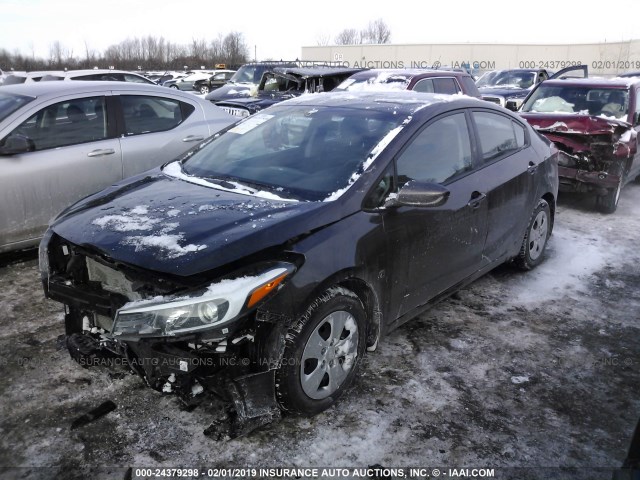 3KPFL4A73HE033100 - 2017 KIA FORTE LX/S BROWN photo 2