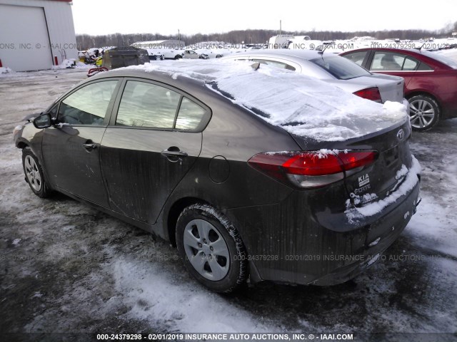 3KPFL4A73HE033100 - 2017 KIA FORTE LX/S BROWN photo 3