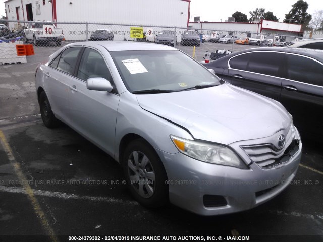 4T1BF3EK3BU728471 - 2011 TOYOTA CAMRY SE/LE/XLE SILVER photo 1