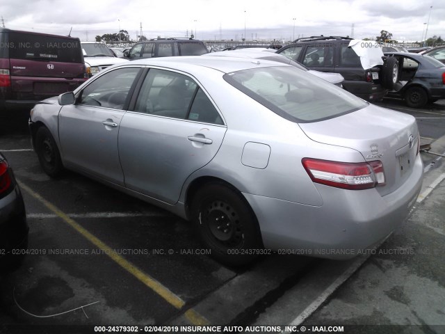 4T1BF3EK3BU728471 - 2011 TOYOTA CAMRY SE/LE/XLE SILVER photo 3