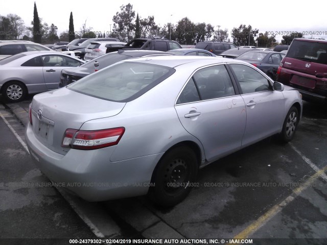 4T1BF3EK3BU728471 - 2011 TOYOTA CAMRY SE/LE/XLE SILVER photo 4