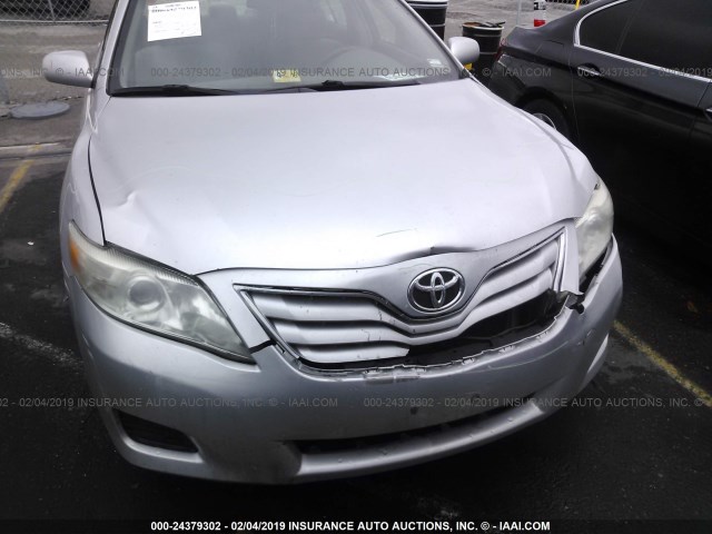 4T1BF3EK3BU728471 - 2011 TOYOTA CAMRY SE/LE/XLE SILVER photo 6