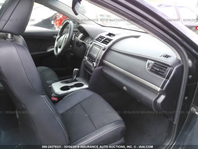 4T1BF1FK5CU094424 - 2012 TOYOTA CAMRY SE/LE/XLE 黑色 照片 5