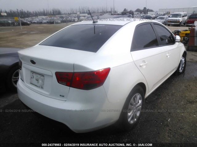 KNAFU4A2XC5598155 - 2012 KIA FORTE EX WHITE photo 4