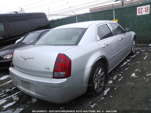 2C3JA53G55H640414 - 2005 CHRYSLER 300 TOURING SILVER photo 4